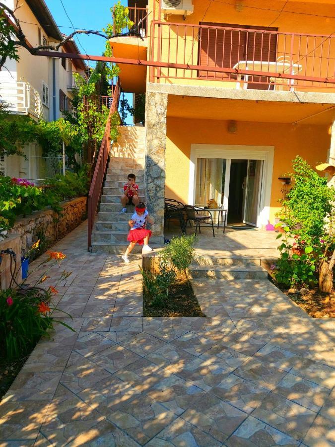 Apartman Arija-Pino Vodice Exterior foto